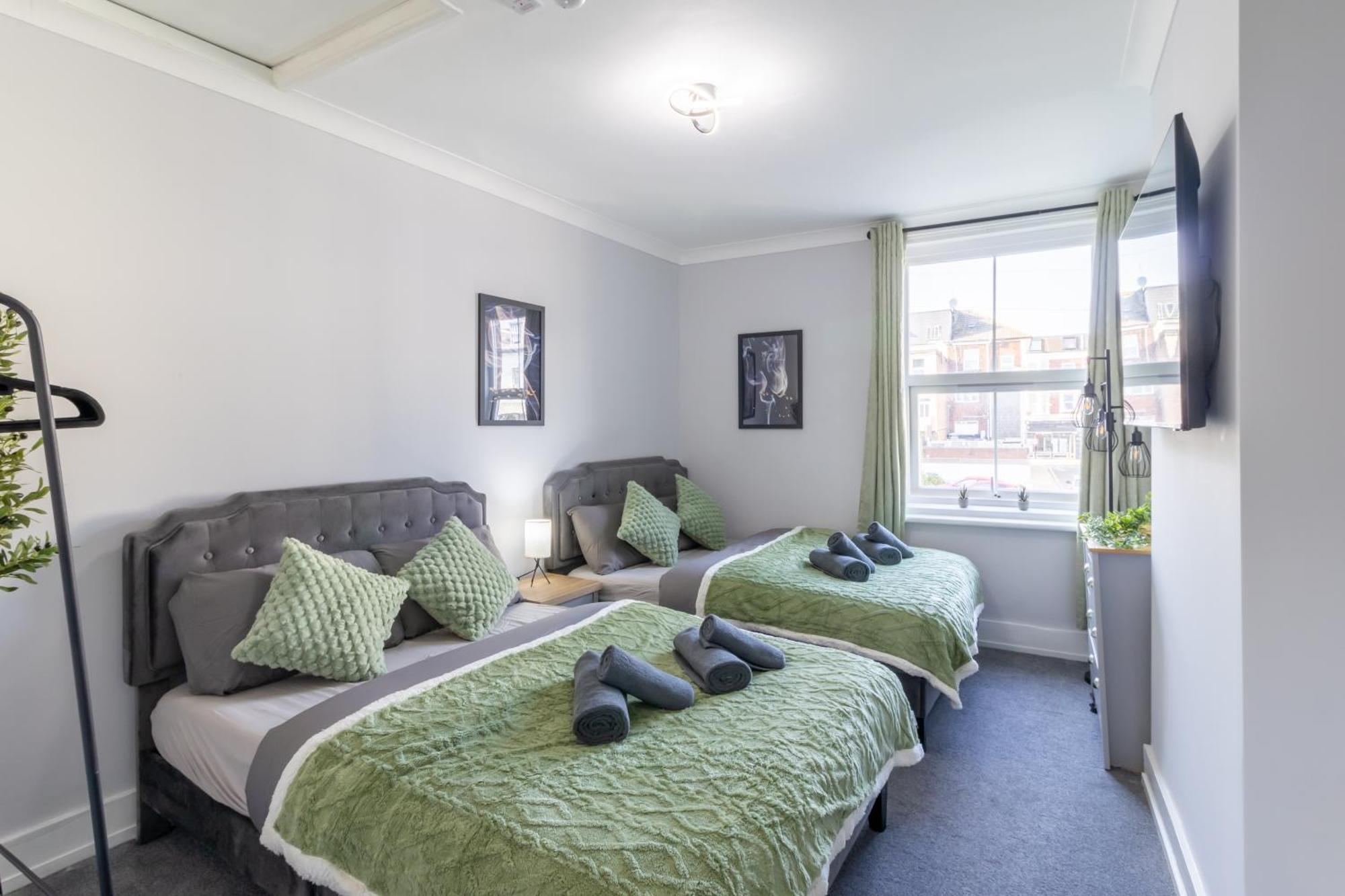 Open Mind Property - Apartment With 2 Double Beds Portsmouth Exterior photo